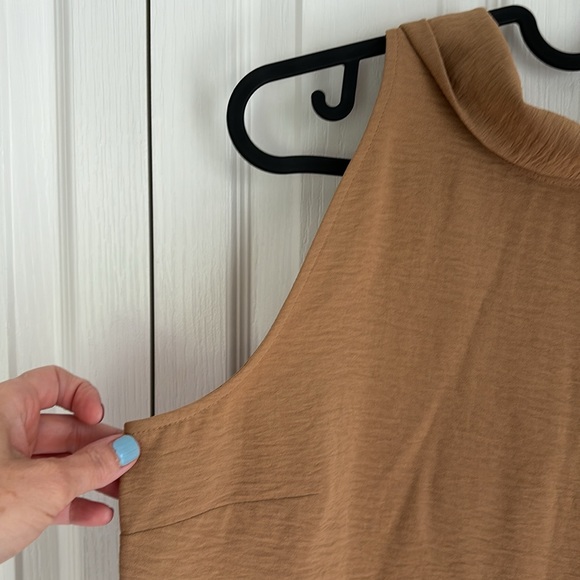 Women’s Tommy Hilfiger Sleeveless Top  Brown with Tie Back Bow.  Size Medium - Picture 2 of 8